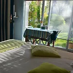 D'hotes El Vigot Plaza Bed and Breakfast 2*